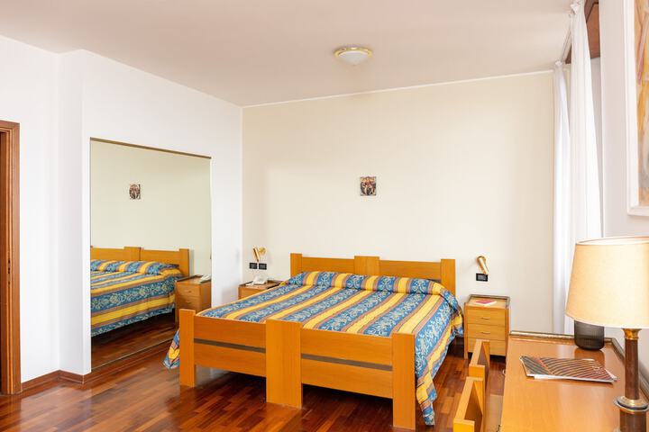 Room 26 of 72