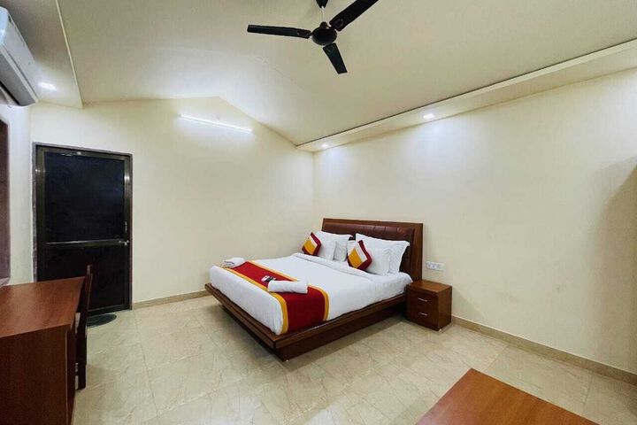 Room 4 of 23