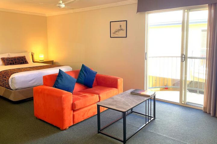 Room 27 of 49