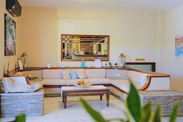 Hotel Interior 8 of 137