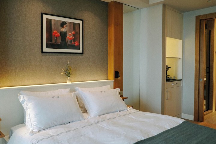 Room 3 of 91