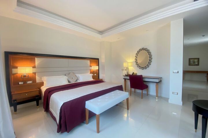 Room 37 of 125