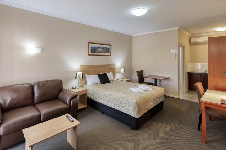Room 2 of 34