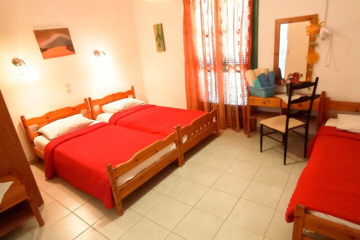 Room 4 of 39