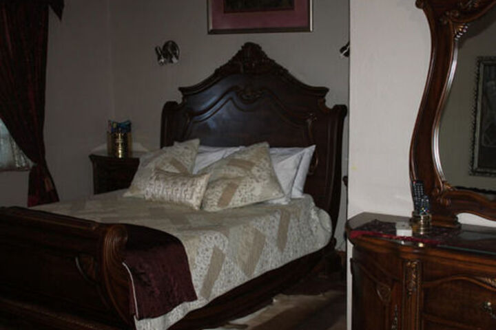 Room 6 of 37