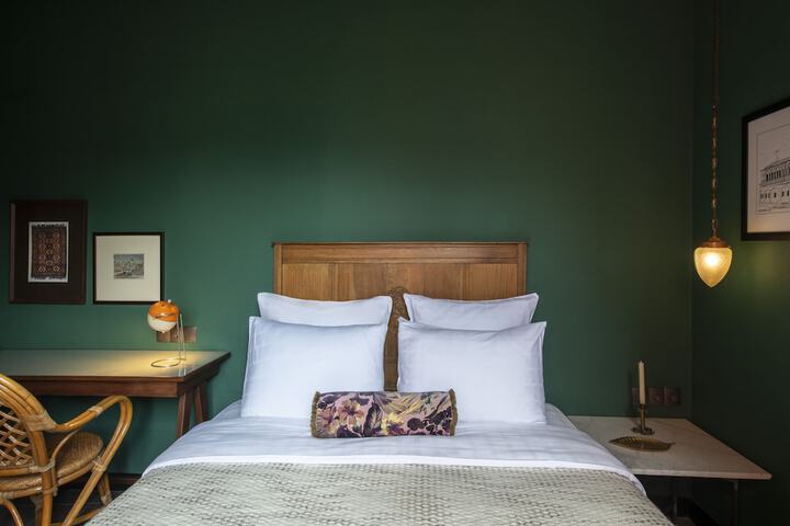 Room 20 of 46