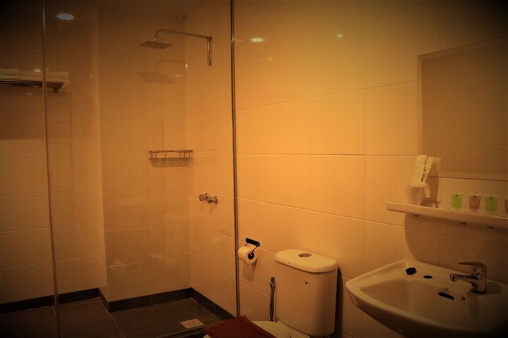 Room 35 of 46