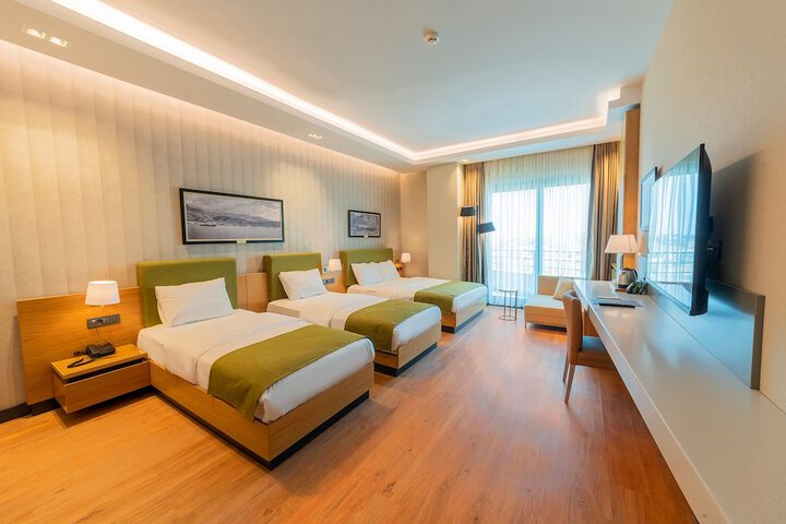 Room 6 of 37
