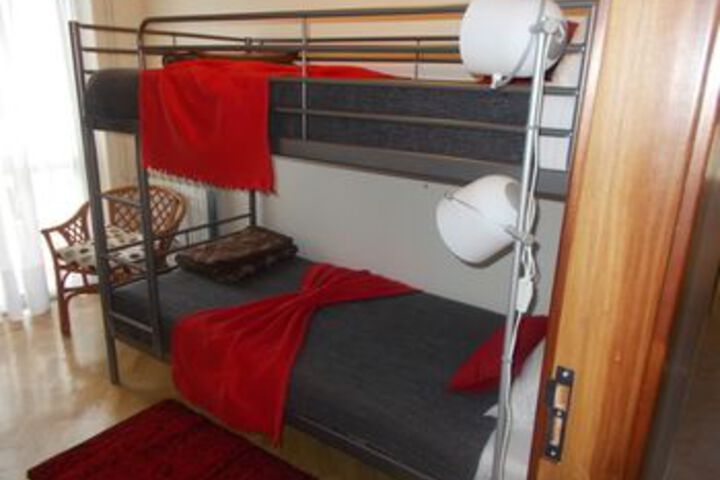 Room 11 of 38