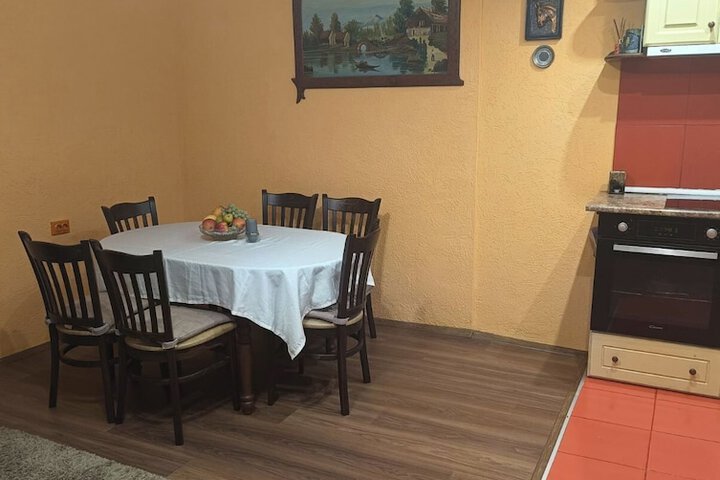 Room 9 of 29