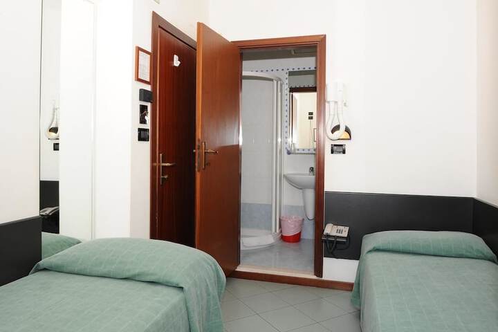 Room 8 of 72