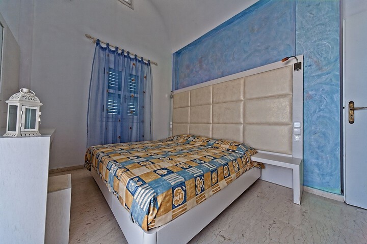Room 10 of 39