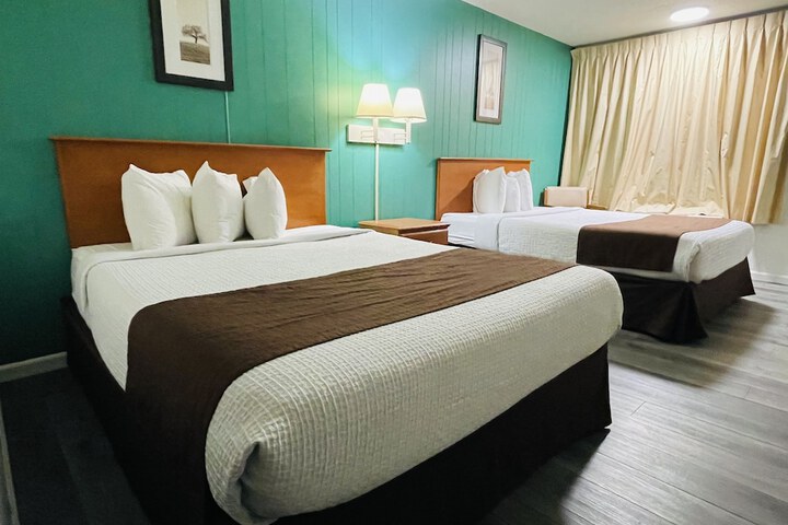 2 Double Beds (10 of 27)
