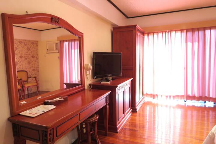 Room 6 of 30