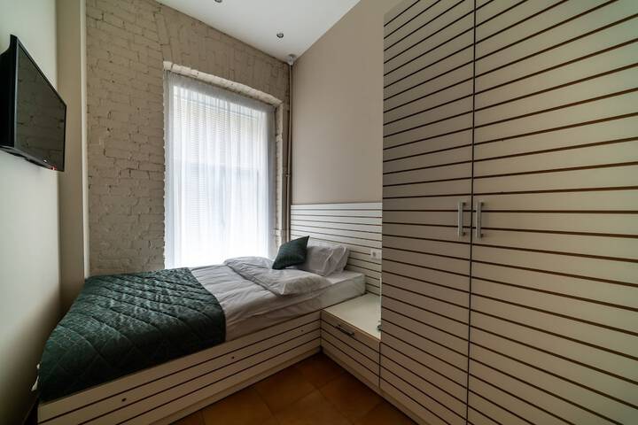 Room 5 of 70