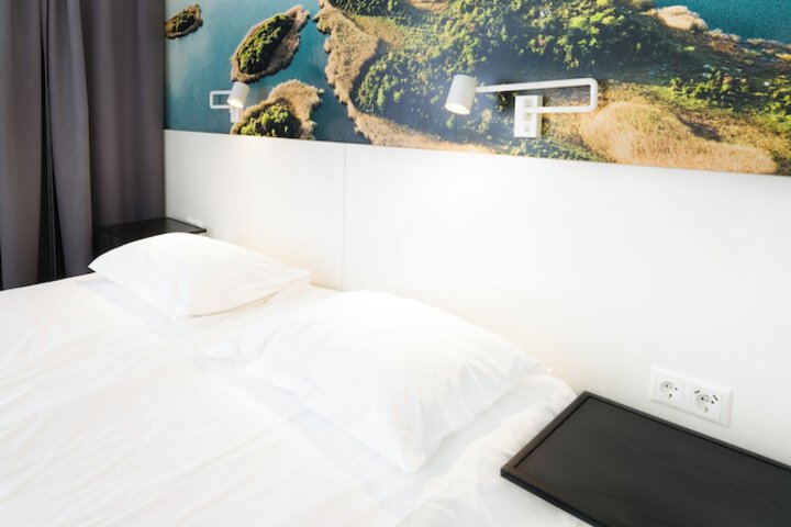 Room 27 of 47