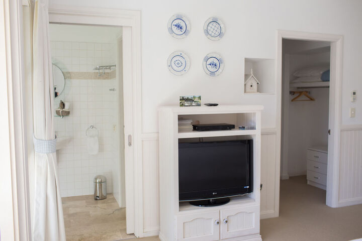 Room 4 of 25
