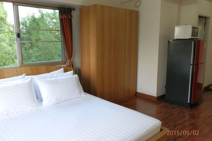 Room 27 of 79