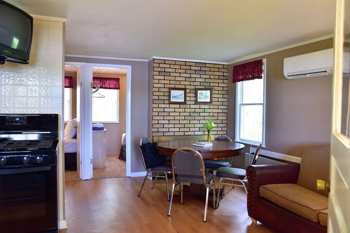 Room 83 of 143