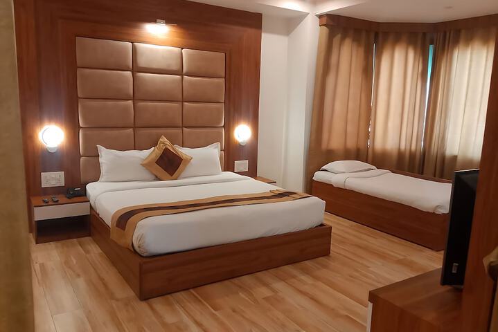 Room 52 of 95