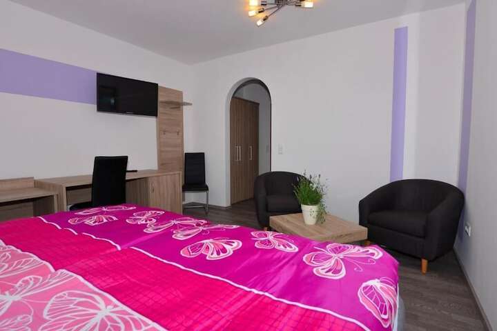 Room 3 of 45