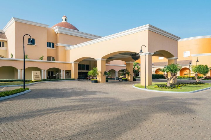 Hotel Exterior 106 of 124