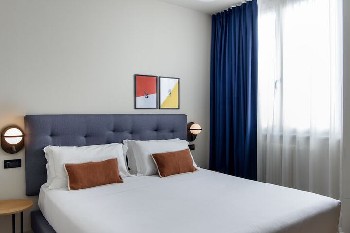 Room 6 of 38