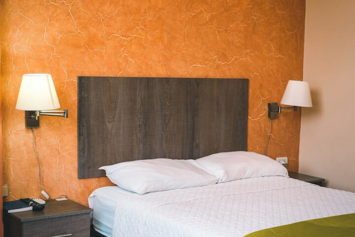 Room 14 of 37