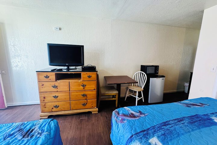 2 King Beds (1 of 19)