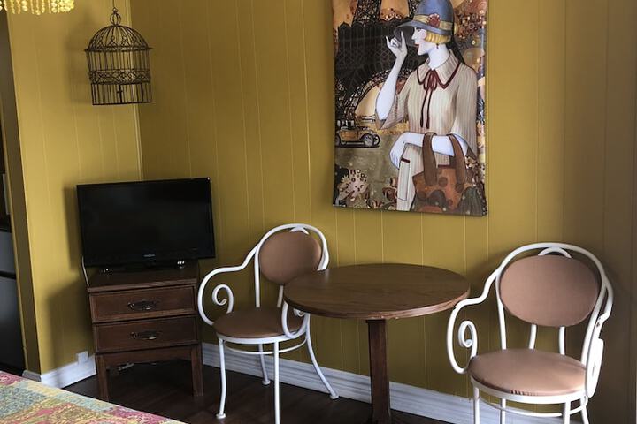 Room 9 of 30