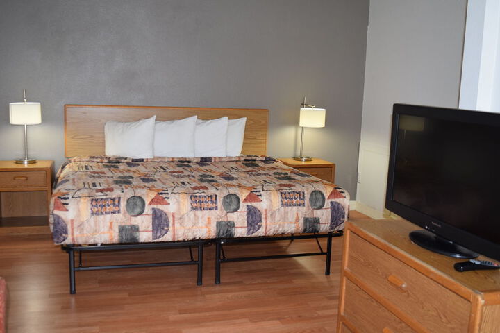 Room 7 of 16