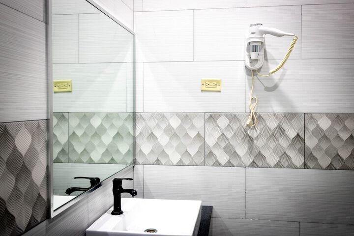 Room 12 of 28