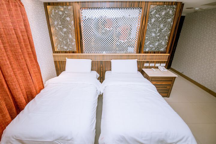 Room 20 of 72