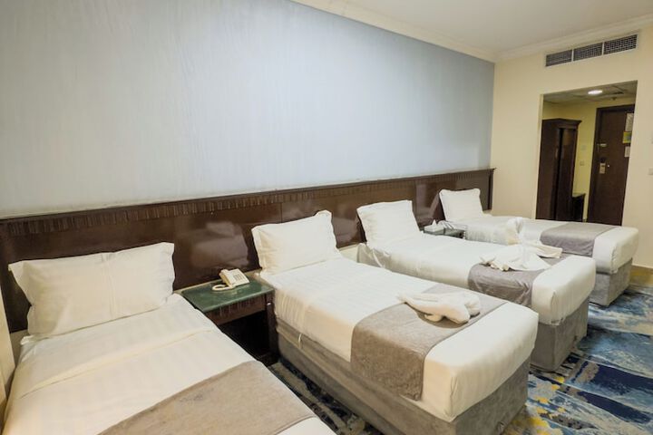 Room 12 of 17