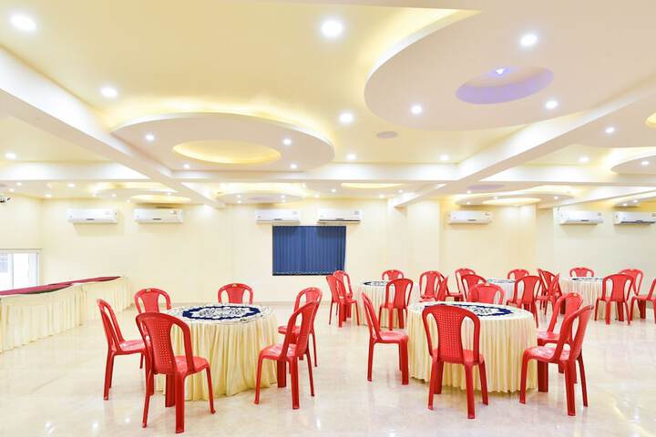 Ballroom/Hall 41 of 46