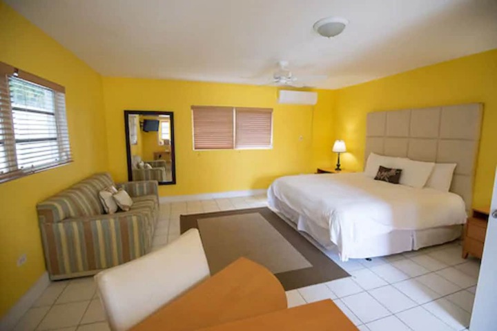 Room 4 of 27