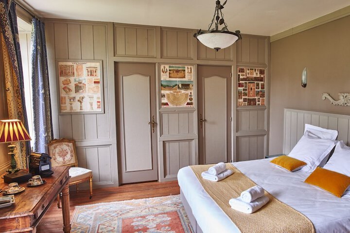 Room 4 of 69