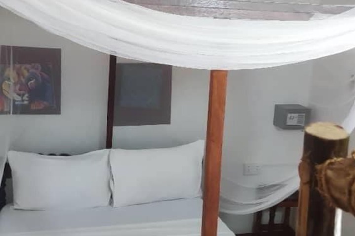 Room 3 of 11