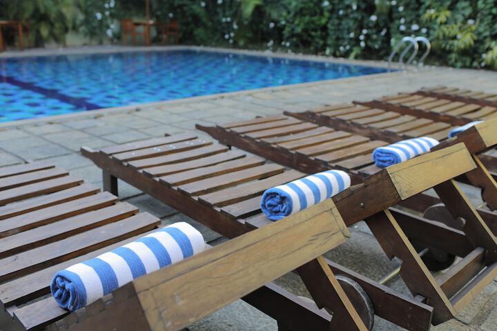 Hotel Pool