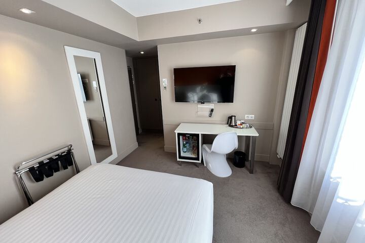 Room 19 of 92