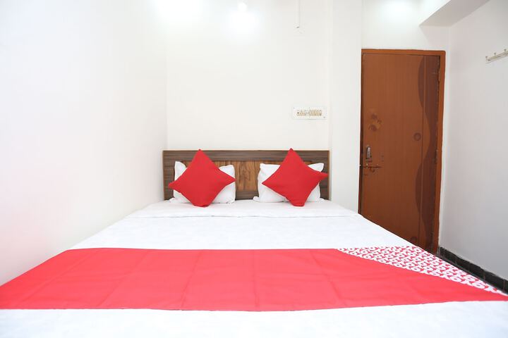 Room 10 of 19