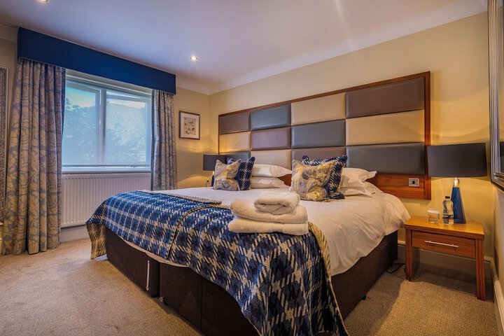 Room 33 of 79
