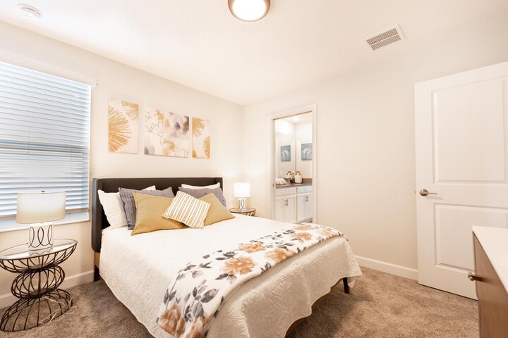 Room 14 of 68