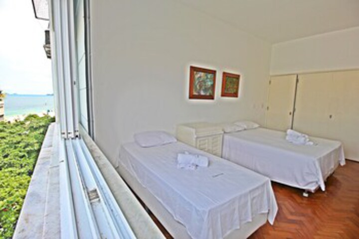 Room 14 of 20