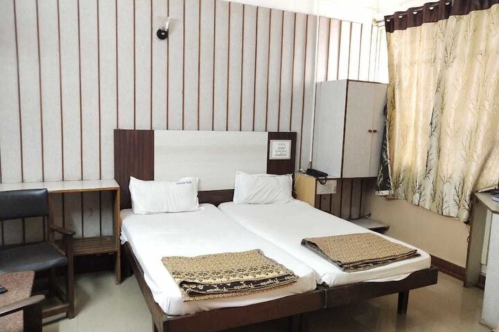 Room 9 of 19