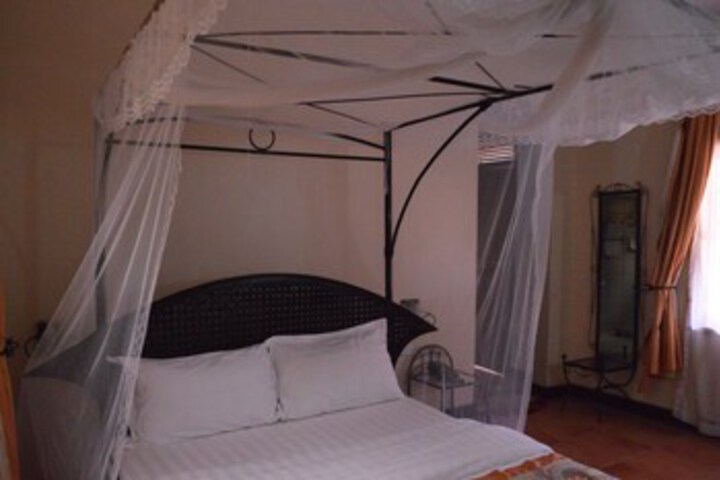 Room 27 of 29
