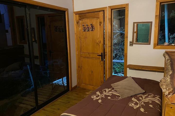 Room 9 of 96