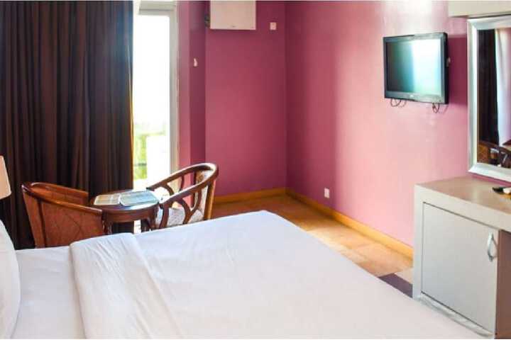 Room 7 of 27