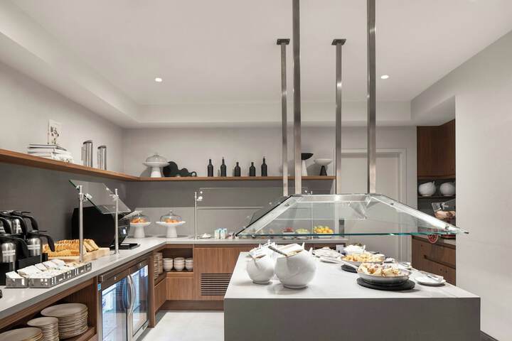 Breakfast/Coffee Service 40 of 58