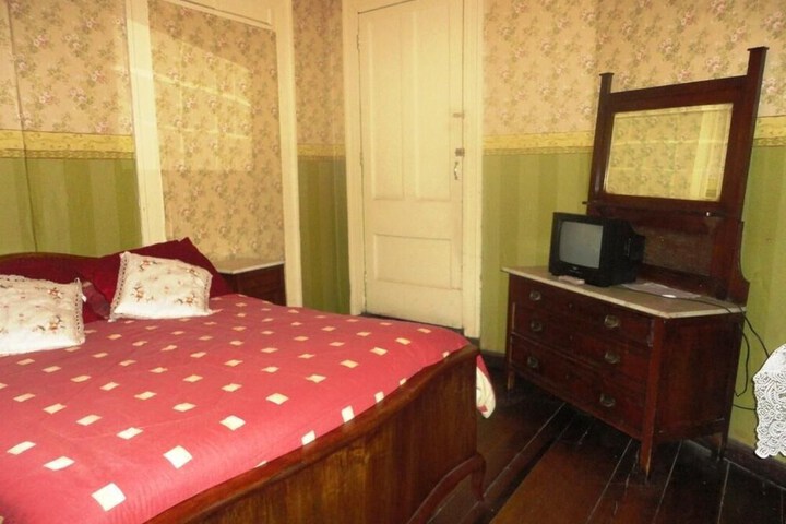 Room 25 of 40